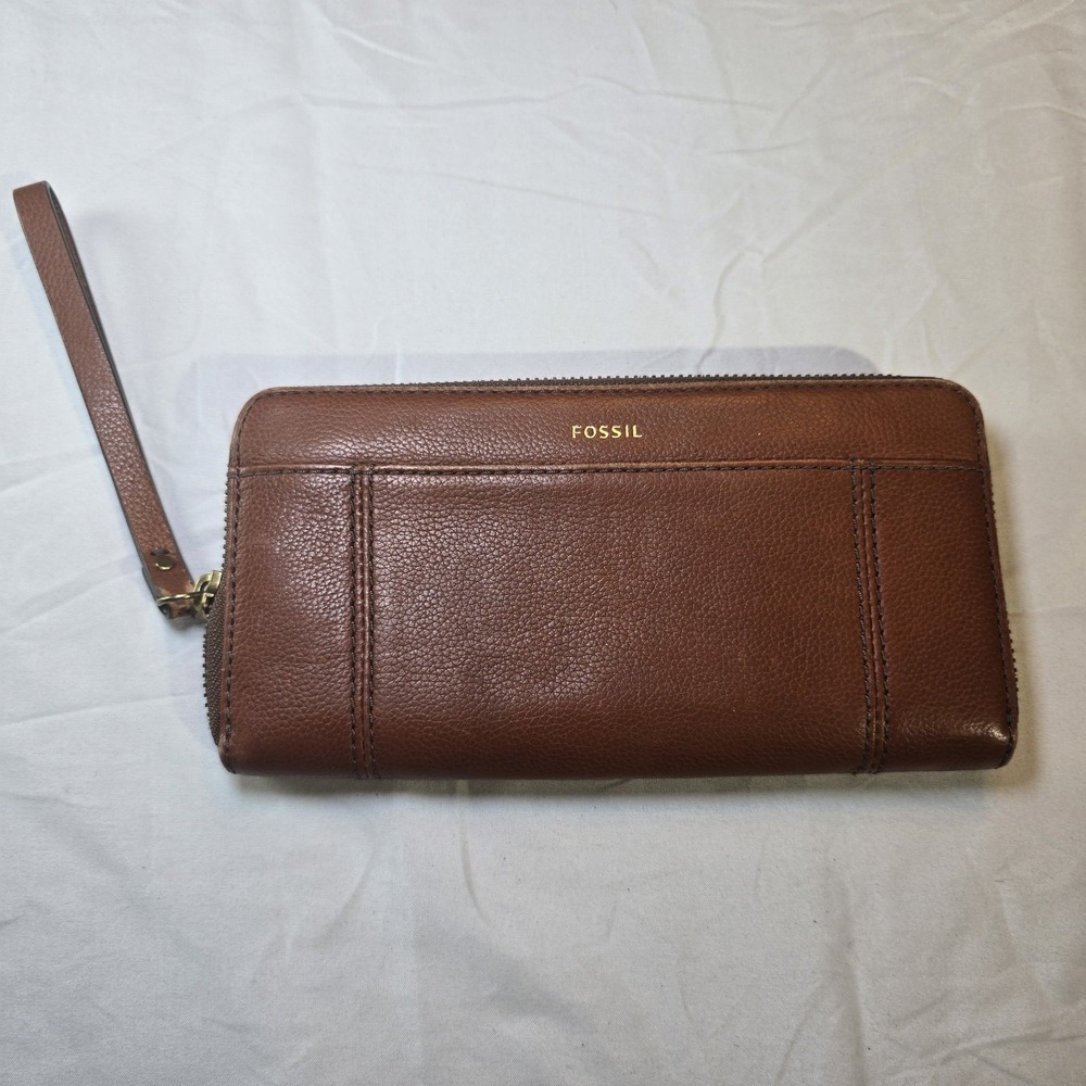 Fossil Brown Pebbled Leather Zip Wristlet